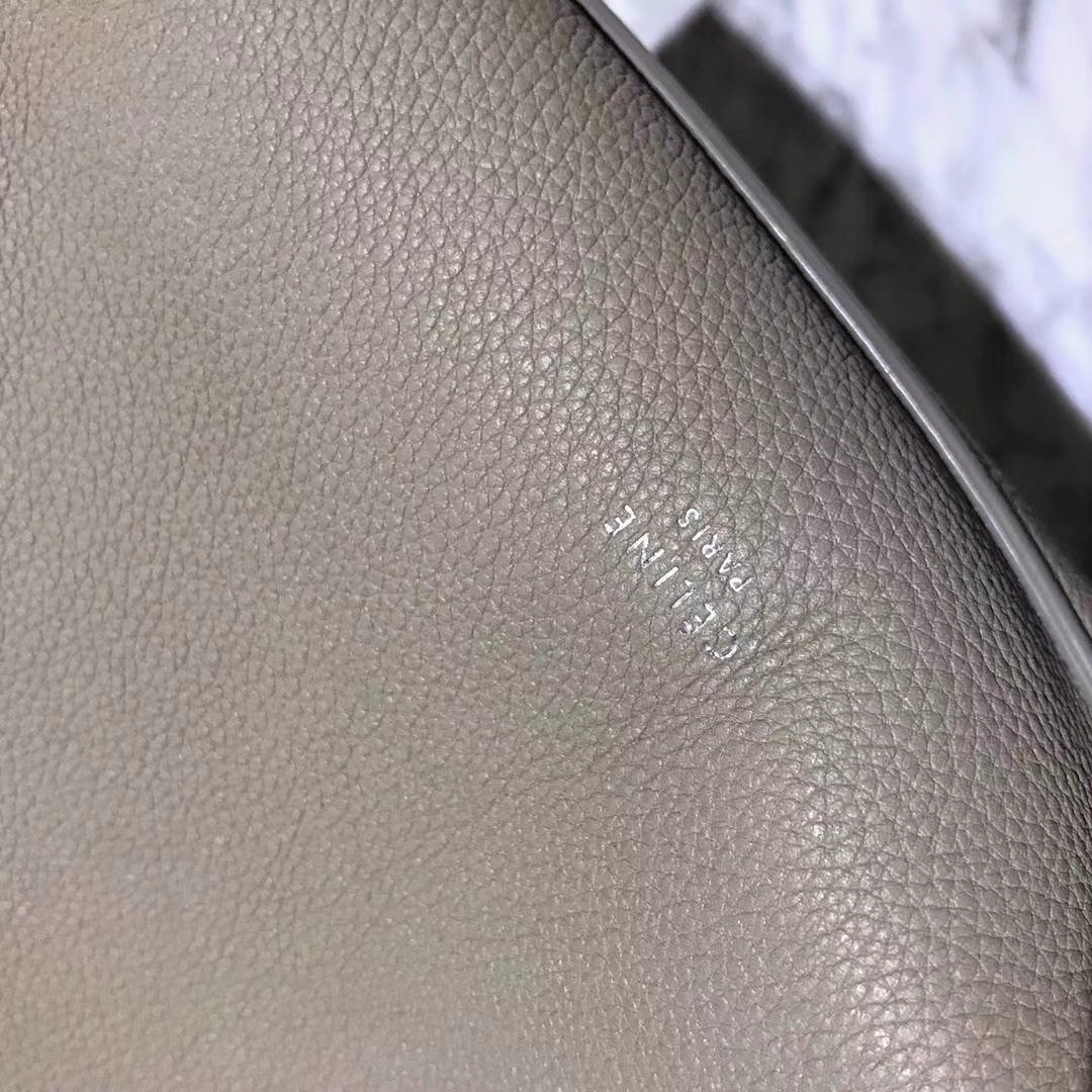 CÉLINE  购物袋   专柜同步发售  中号  24x26x22cm 米灰色