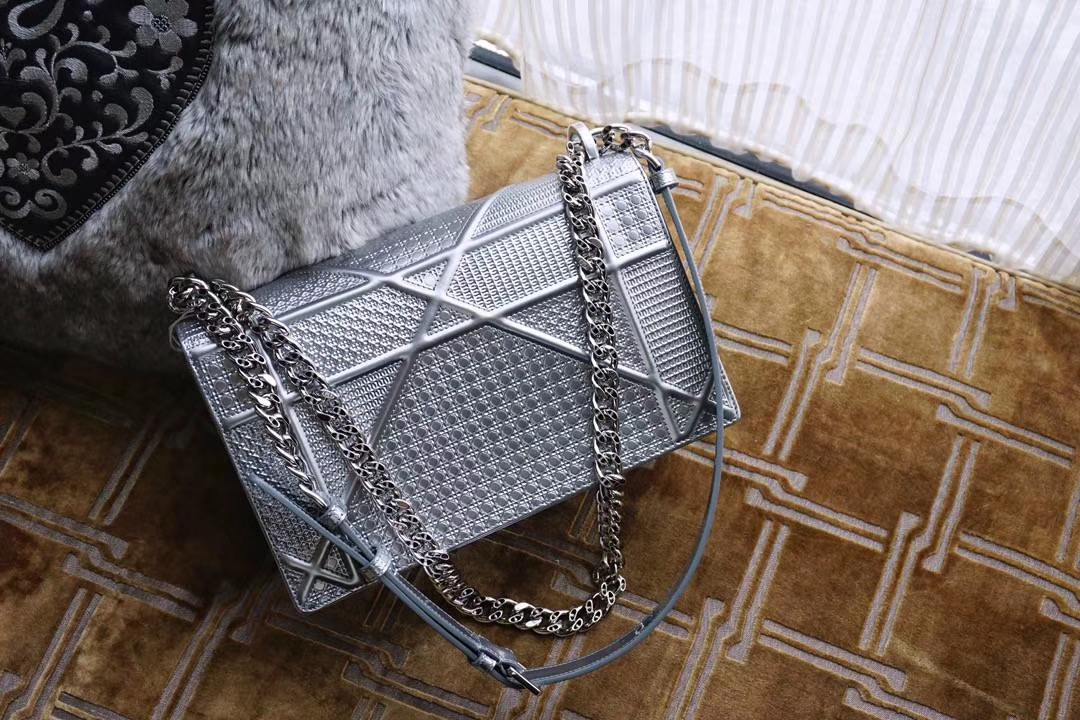 Dior 迪奥 腾格纹金属银 原厂正品皮 压花清晰 用过才知好
