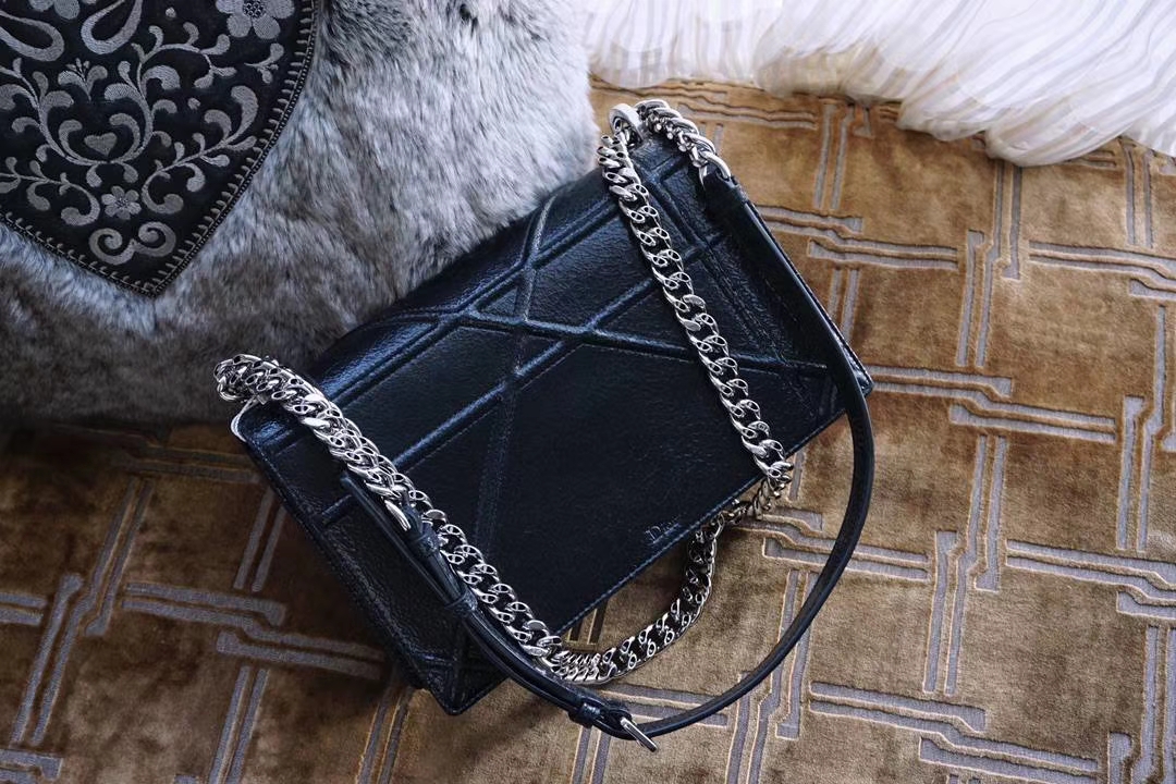 Dior 迪奥 黑色 鹿皮 爆裂纹 爆裂感十足   非常柔软 不会掉色掉皮