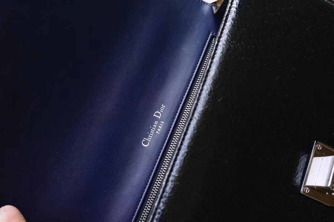 Dior 迪奥 黑色 鹿皮 爆裂纹 爆裂感十足   非常柔软 不会掉色掉皮