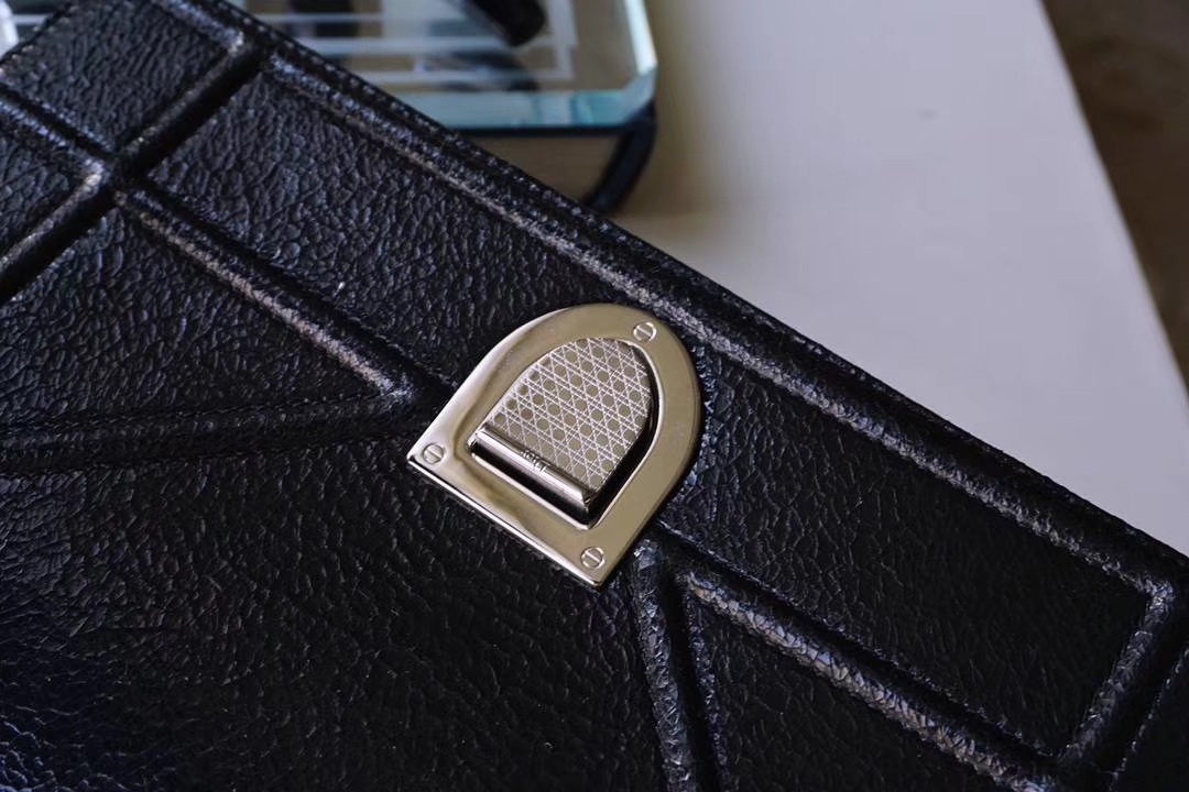 Dior 迪奥 黑色 鹿皮 爆裂纹 爆裂感十足   非常柔软 不会掉色掉皮