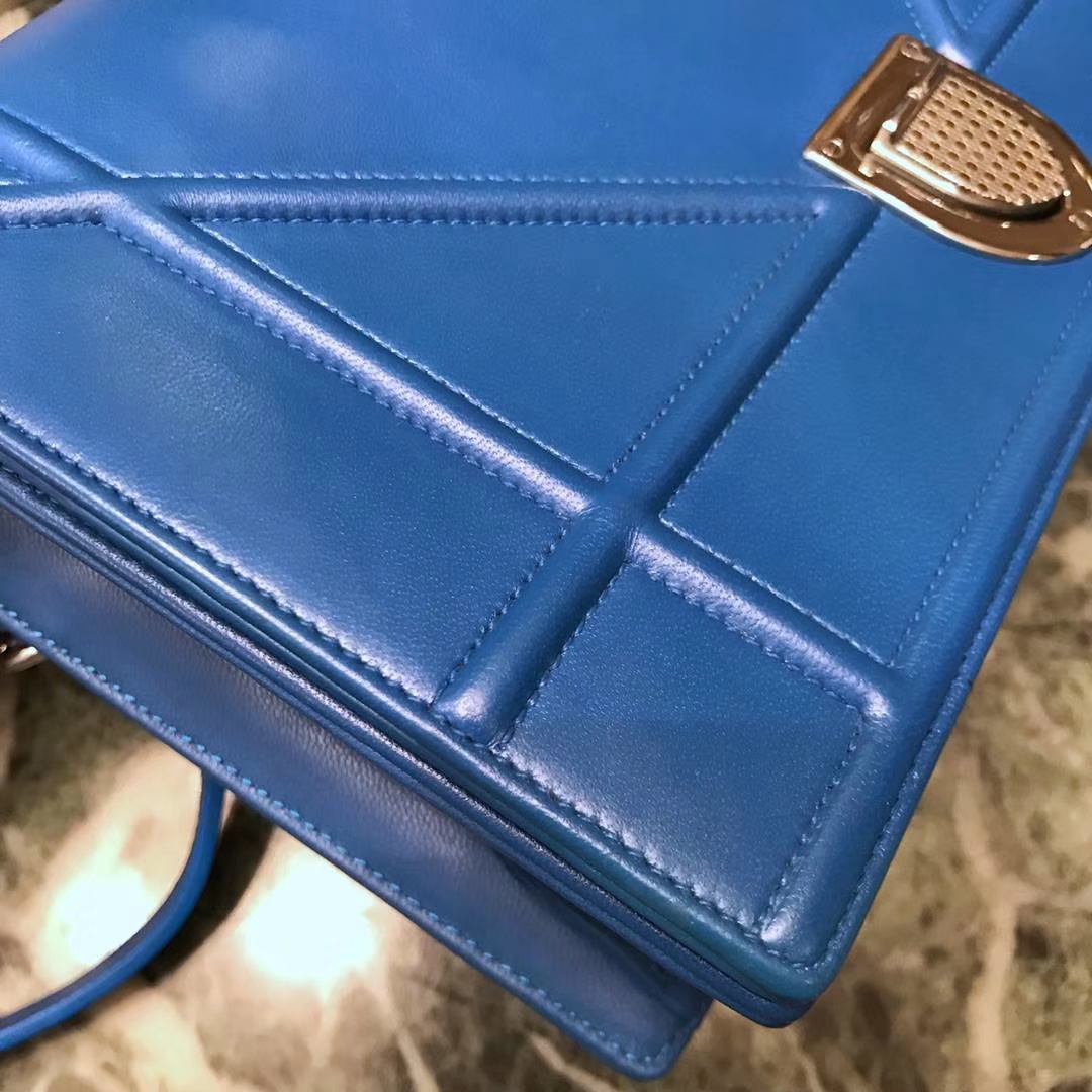 Dior 腾格纹 小羊皮蓝色 25cm 电光蓝