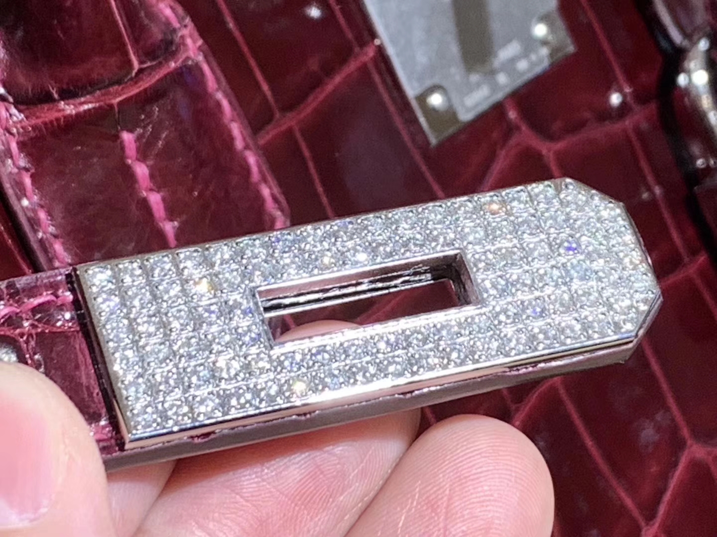 HERMES 爱马仕 铂金包 Birkin 30cm 亮面鳄鱼皮 酒红色 带钻银扣