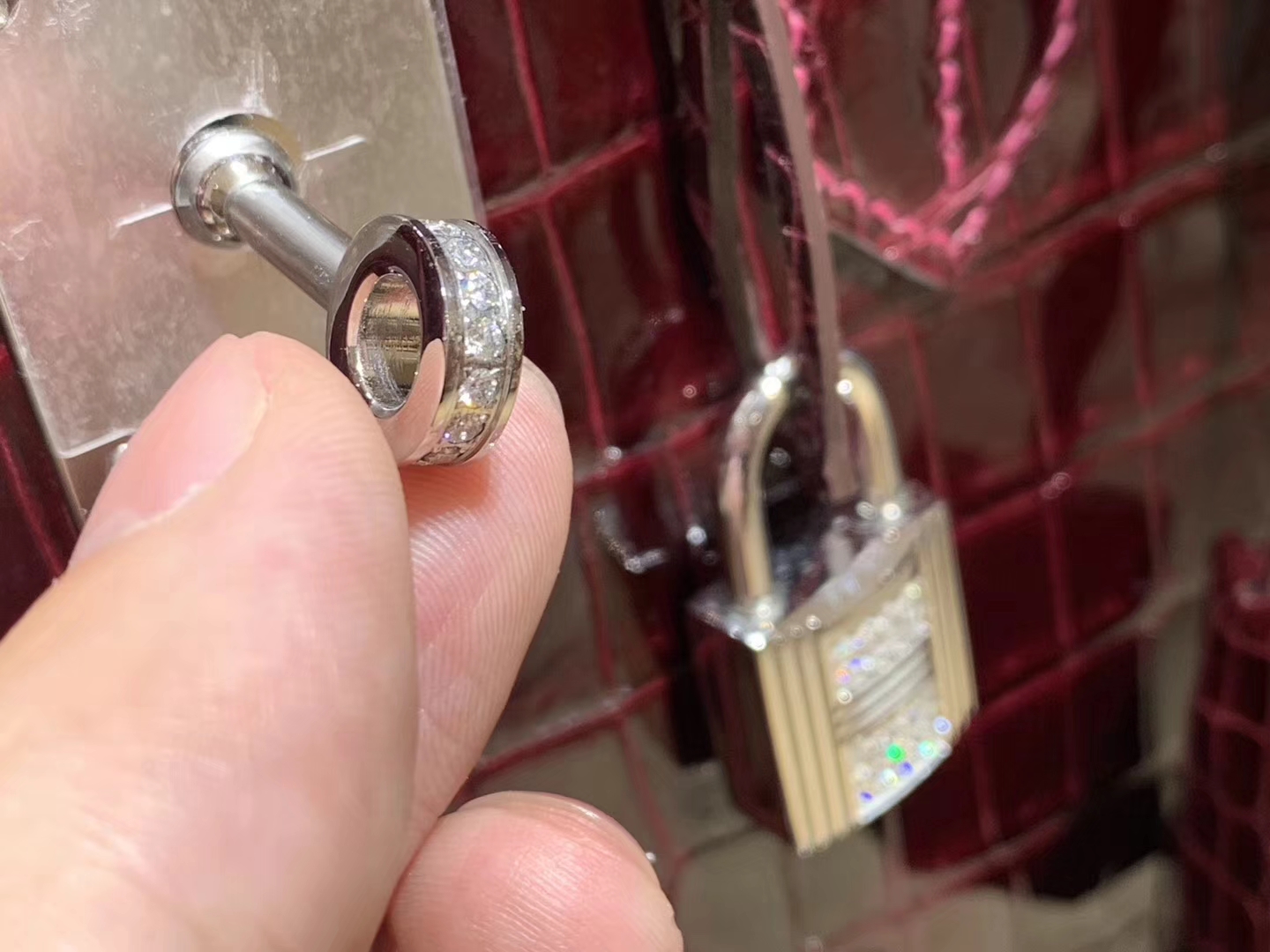 HERMES 爱马仕 铂金包 Birkin 30cm 亮面鳄鱼皮 酒红色 带钻银扣