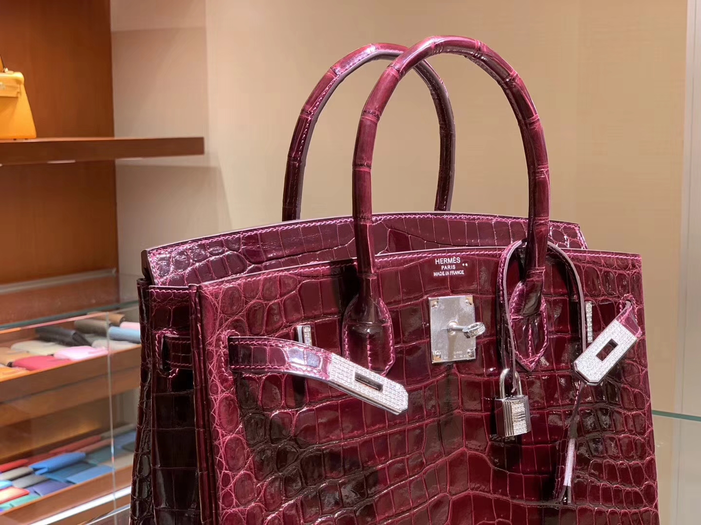 HERMES 爱马仕 铂金包 Birkin 30cm 亮面鳄鱼皮 酒红色 带钻银扣