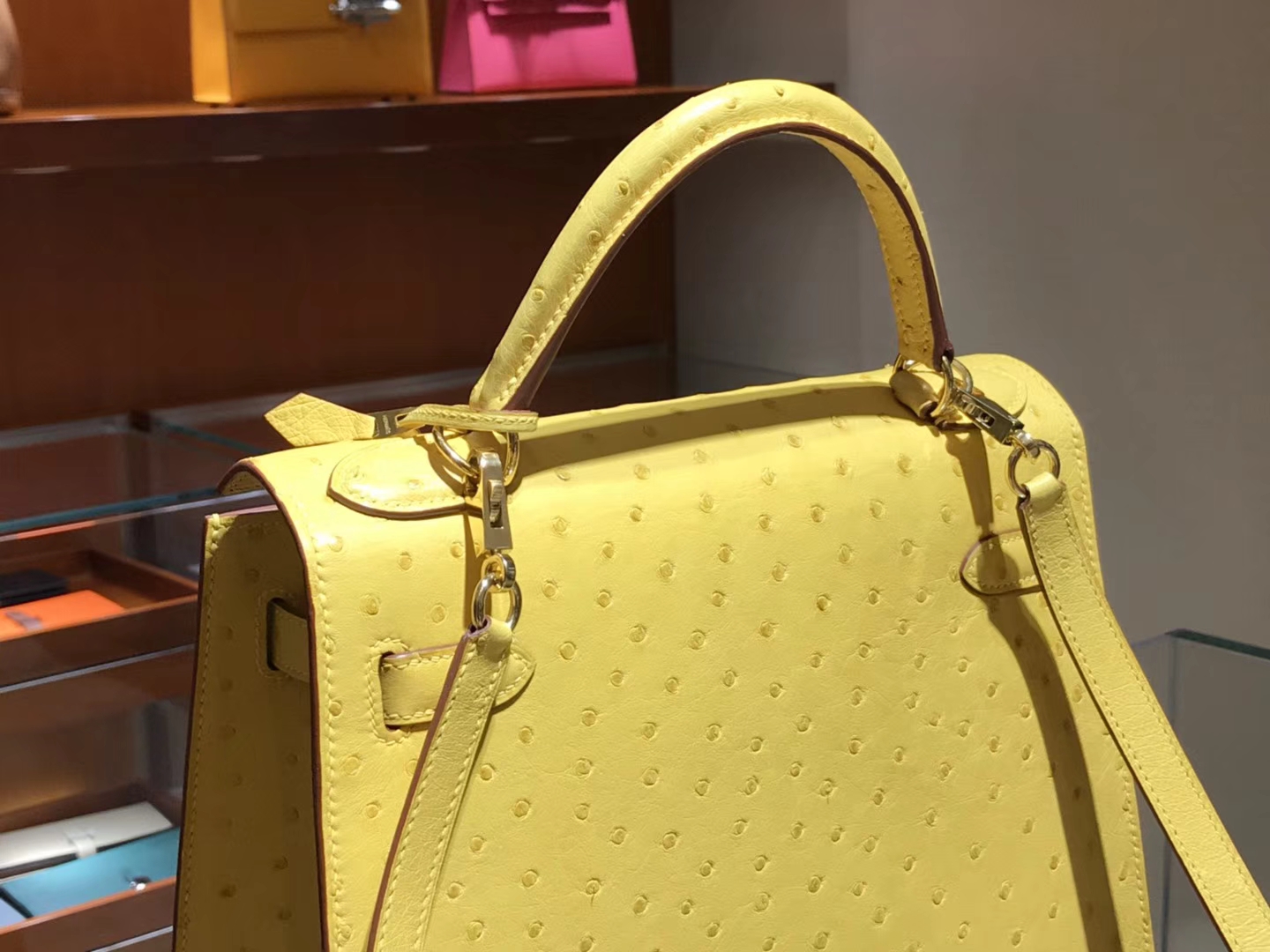 凯莉包 Kelly 25cm 28cm 鸵鸟皮 太阳黄 9V 金银扣都可以定制 配全套专柜原版包装