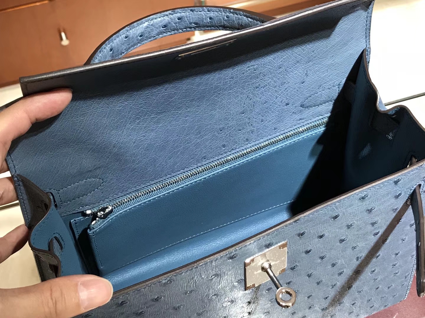 凯莉包 Kelly 25cm 28cm 鸵鸟皮 暴风蓝 Y7 Blue orage 金银扣都可以定制 配全套专柜原版包装
