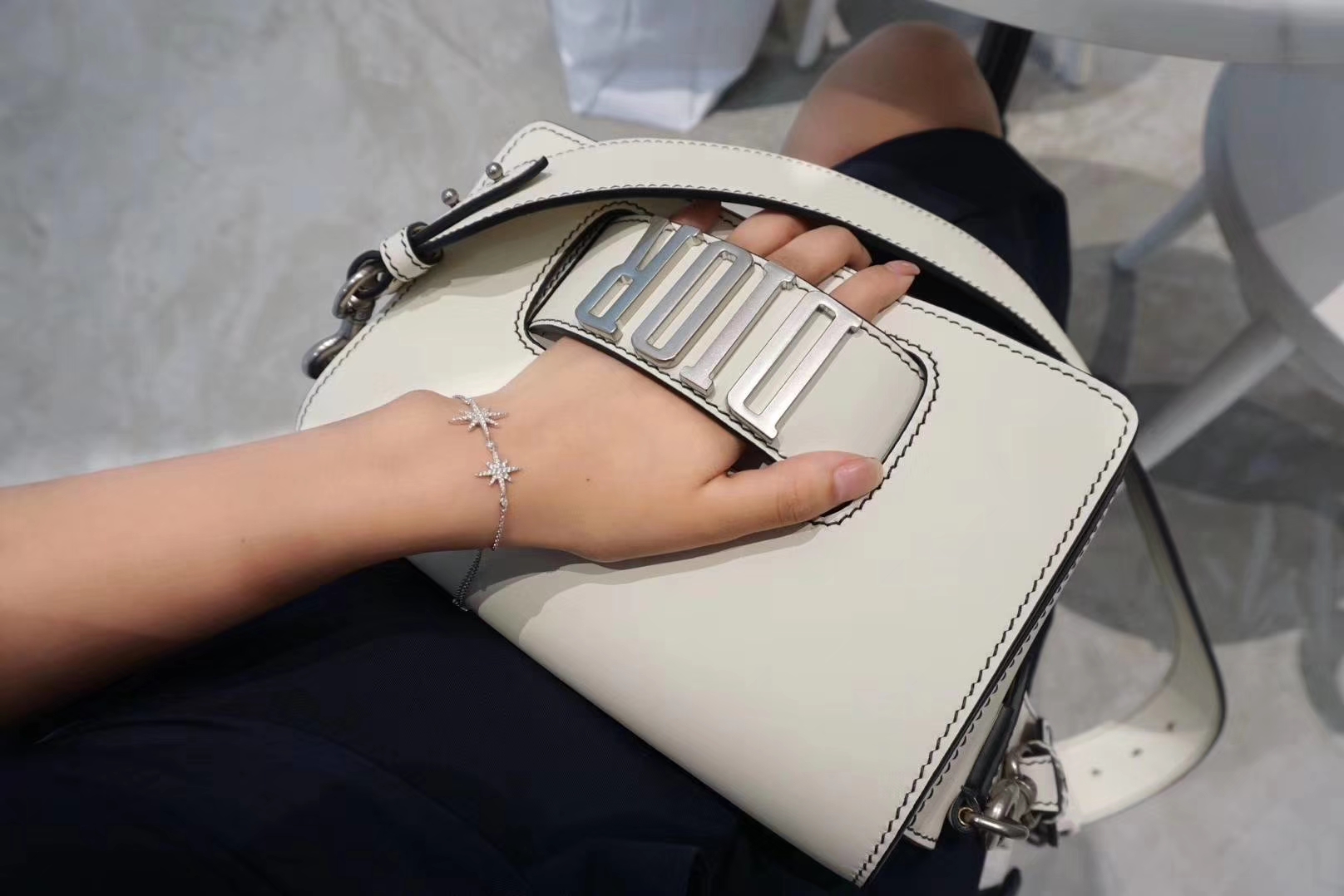 DIOR迪奥 翻盖牛皮包 25cm 白色 金扣 