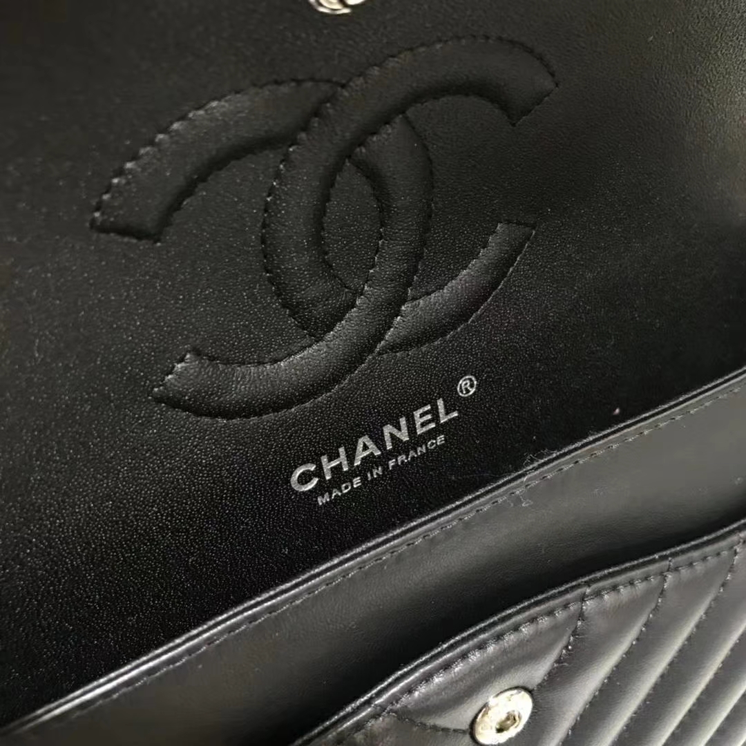 Chanel 香奈儿 VZ系列 25cm 进口小羊皮 黑色 银扣