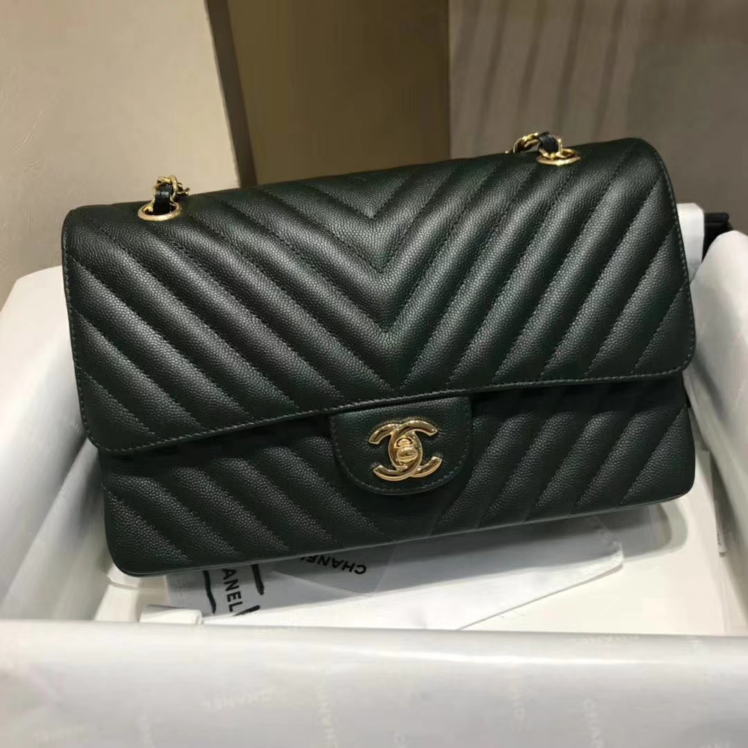 Chanel 香奈儿Ｖ字秀 25cm 采用进口小鱼籽酱皮 纯铜五金
