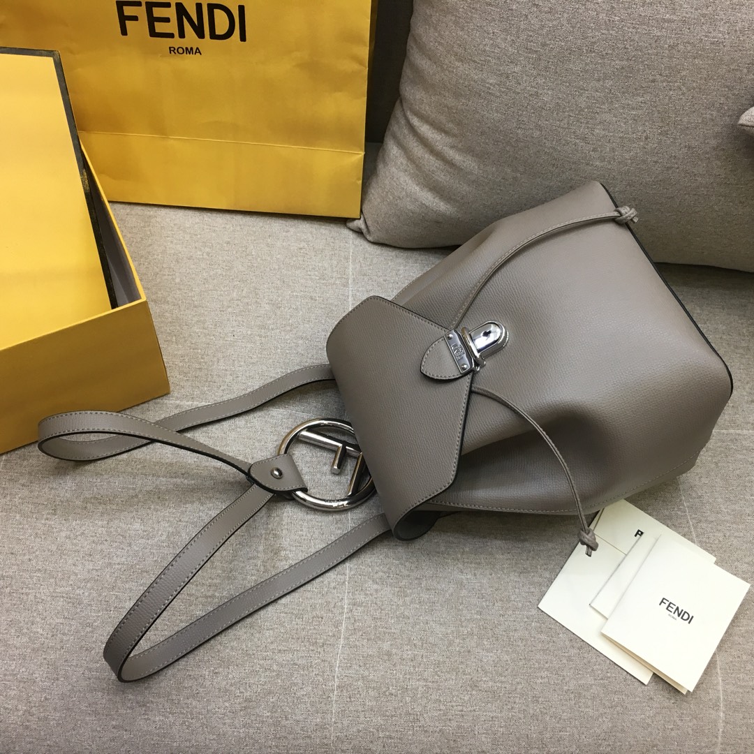 FENDI新款背包 灰色 全新F标志 5508 抽绳开合 21x15x25