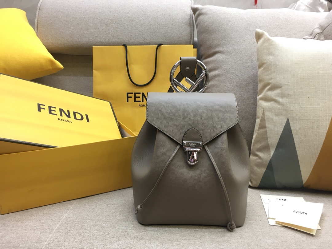 FENDI新款背包 灰色 全新F标志 5508 抽绳开合 21x15x25