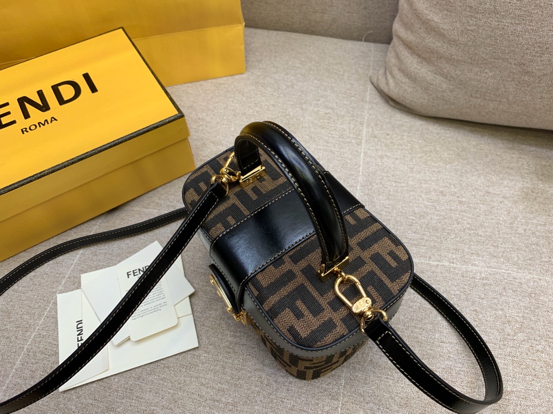 FENDI 芬迪 vintage 盒子 大容量 棕色FF图案 17x12x9cm 黑色 8002 