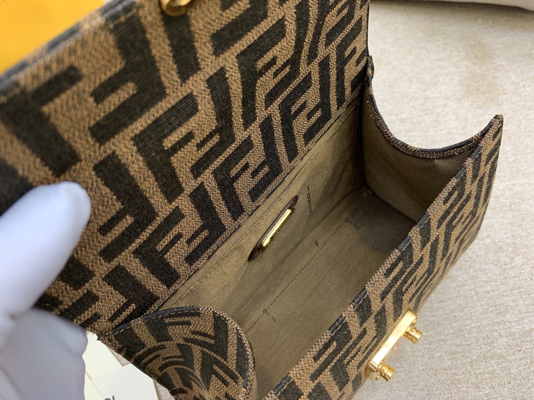 Fendi 芬迪 现货 vintage 中古包 22x16x9cm 8006 老花FF 复古 低调耐看