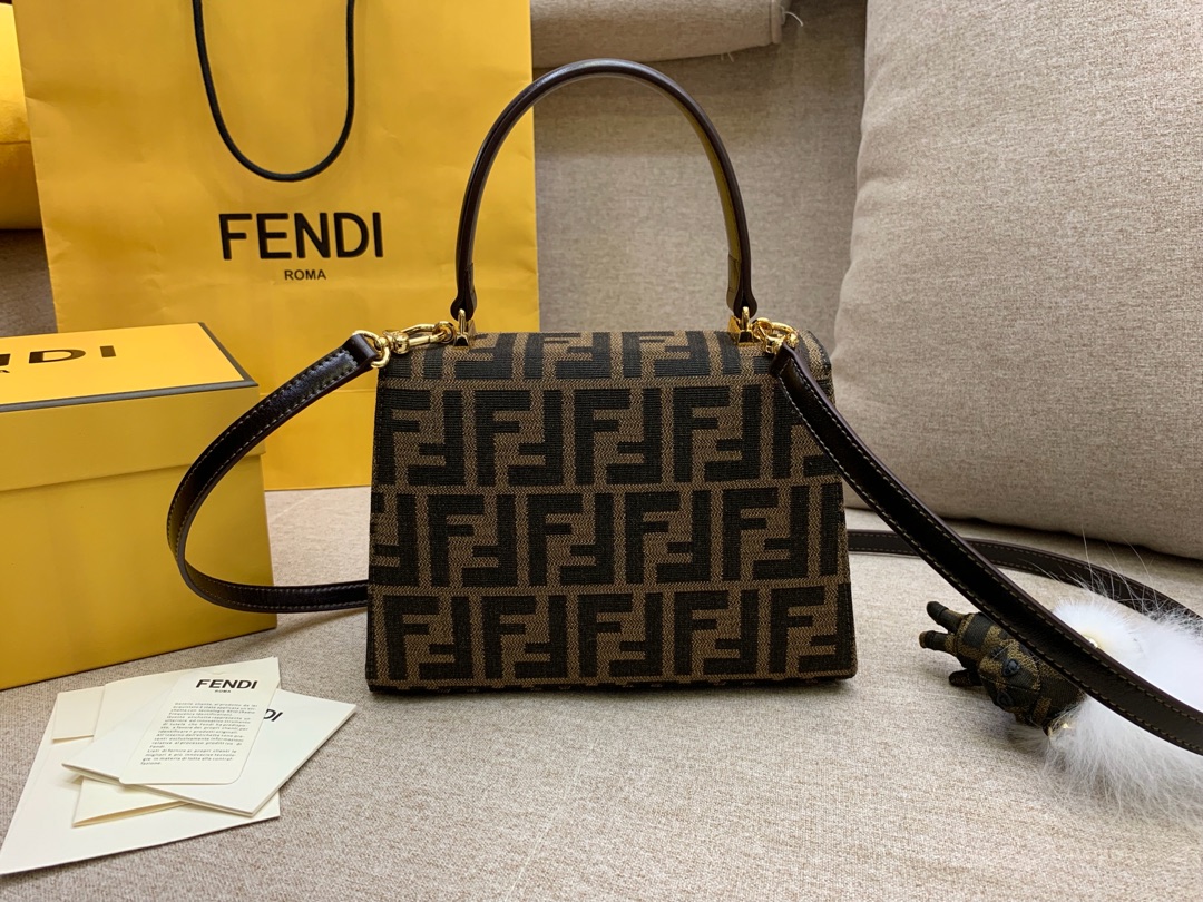 Fendi 芬迪 现货 vintage 中古包 22x16x9cm 8006 老花FF 复古 低调耐看
