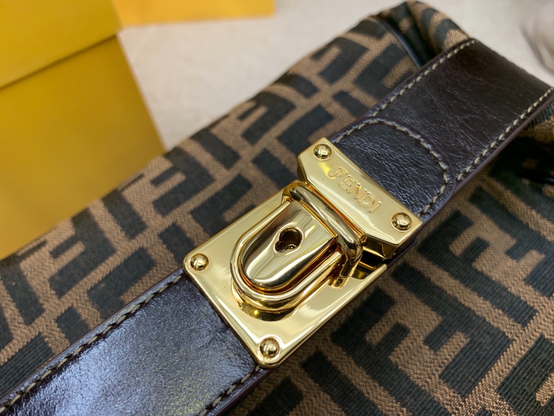 Fendi 芬迪 现货 vintage 中古老花化妆包 专柜复刻 老花FF 复古 25x15x17