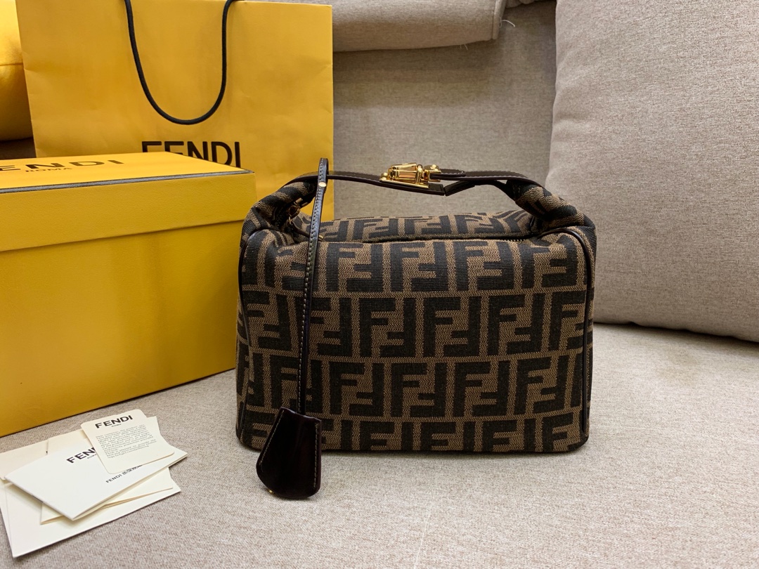 Fendi 芬迪 现货 vintage 中古老花化妆包 专柜复刻 老花FF 复古 25x15x17