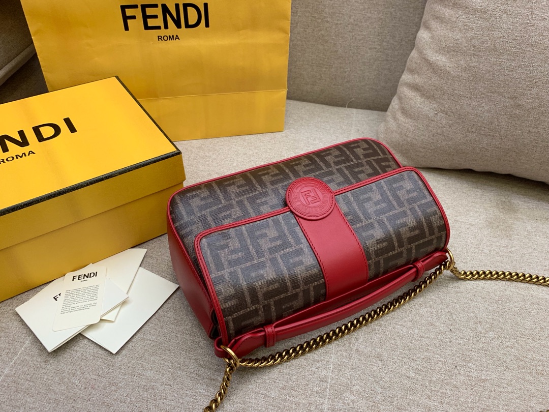 Fendi 芬迪现货 双面手提包 金属 F 图案 肩背斜跨手提 布压制对版面料 饰有棕色 FF 主题图 27x16x8cm-原单站_原单包包工厂货源 Fendi 芬迪现货 双面手提包 金属 F 图案 肩背斜跨手提 布压制对版面料 饰有棕色 FF 主题图 27x16x8cm