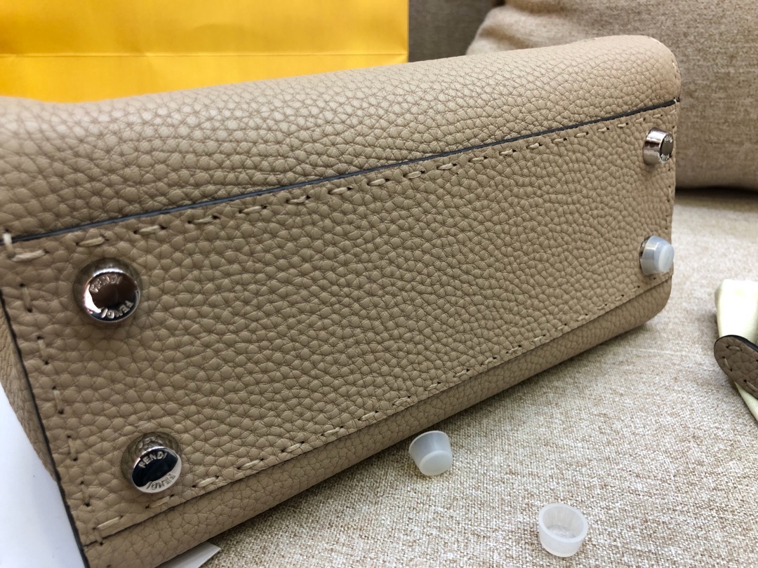 FENDI 芬迪 peekaboo  全钢五金   24k真空电镀 进口小牛皮 23.11.18cm 8813 