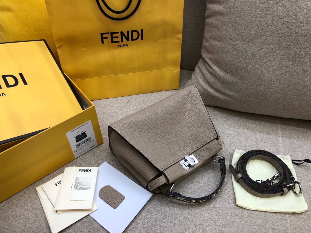 FENDI 芬迪 peekaboo  全钢五金   24k真空电镀 进口小牛皮 23.11.18cm 8813 