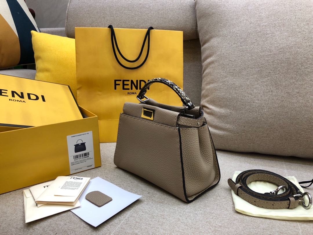 FENDI 芬迪 peekaboo  全钢五金   24k真空电镀 进口小牛皮 23.11.18cm 8813 