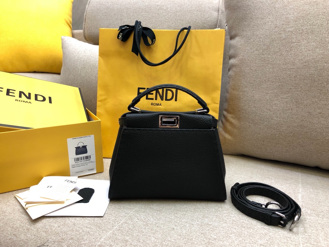FENDI芬迪 peekaboo 全钢五金 24k真空电镀 进口小牛皮 黑色 23.11.18cm 8813