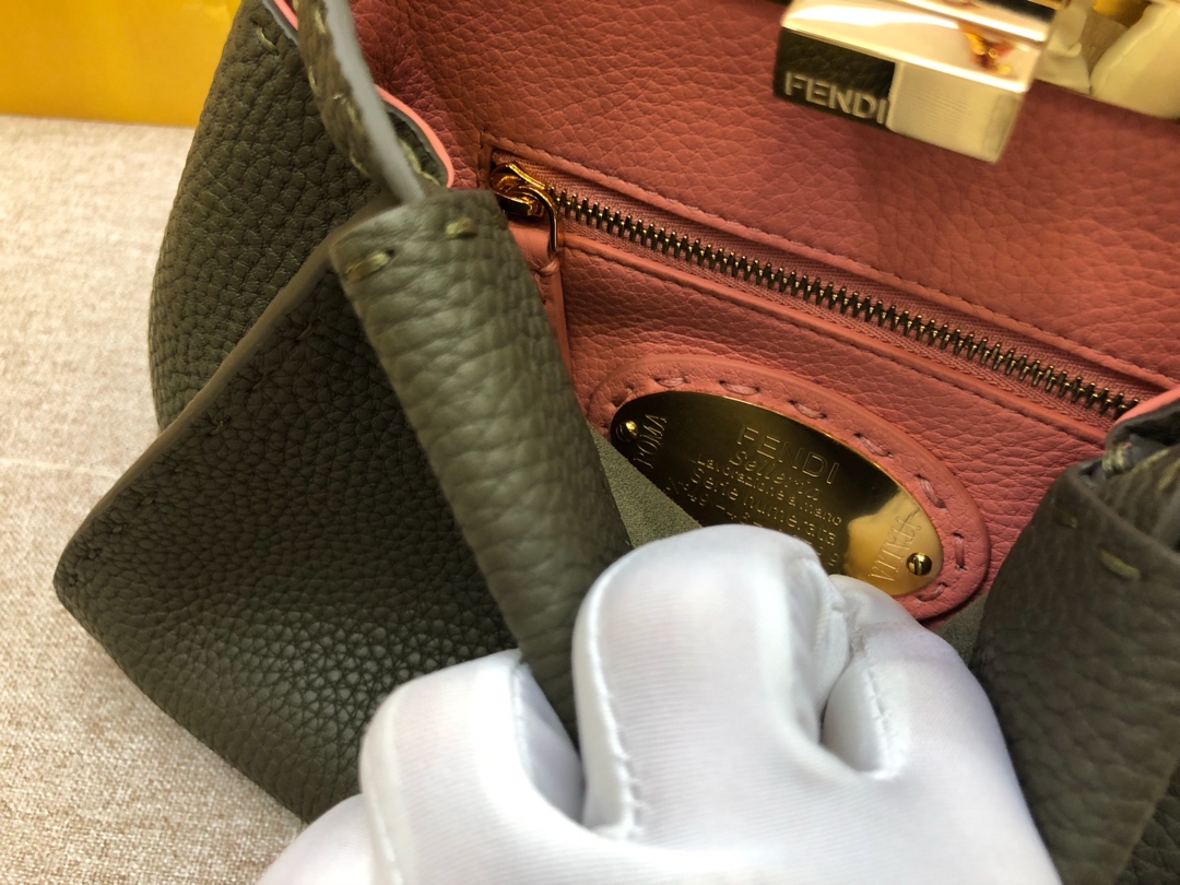 FENDI 芬迪 peekaboo  全钢五金   24k真空电镀 进口小牛皮 23.11.18cm 8813
