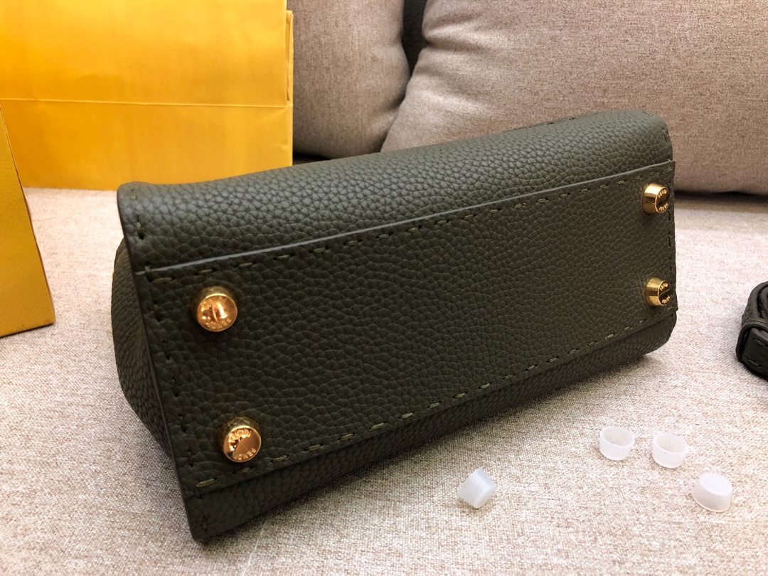 FENDI 芬迪 peekaboo  全钢五金   24k真空电镀 进口小牛皮 23.11.18cm 8813
