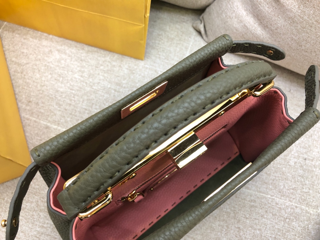 FENDI 芬迪 peekaboo  全钢五金   24k真空电镀 进口小牛皮 23.11.18cm 8813