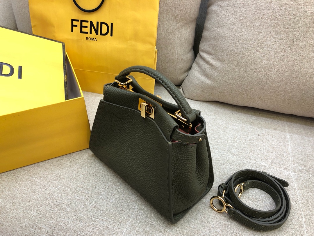 FENDI 芬迪 peekaboo  全钢五金   24k真空电镀 进口小牛皮 23.11.18cm 8813