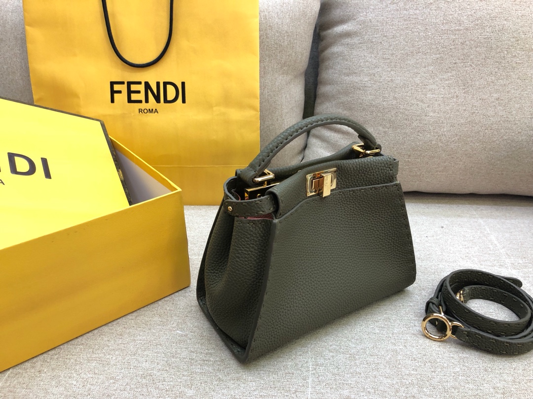 FENDI 芬迪 peekaboo  全钢五金   24k真空电镀 进口小牛皮 23.11.18cm 8813