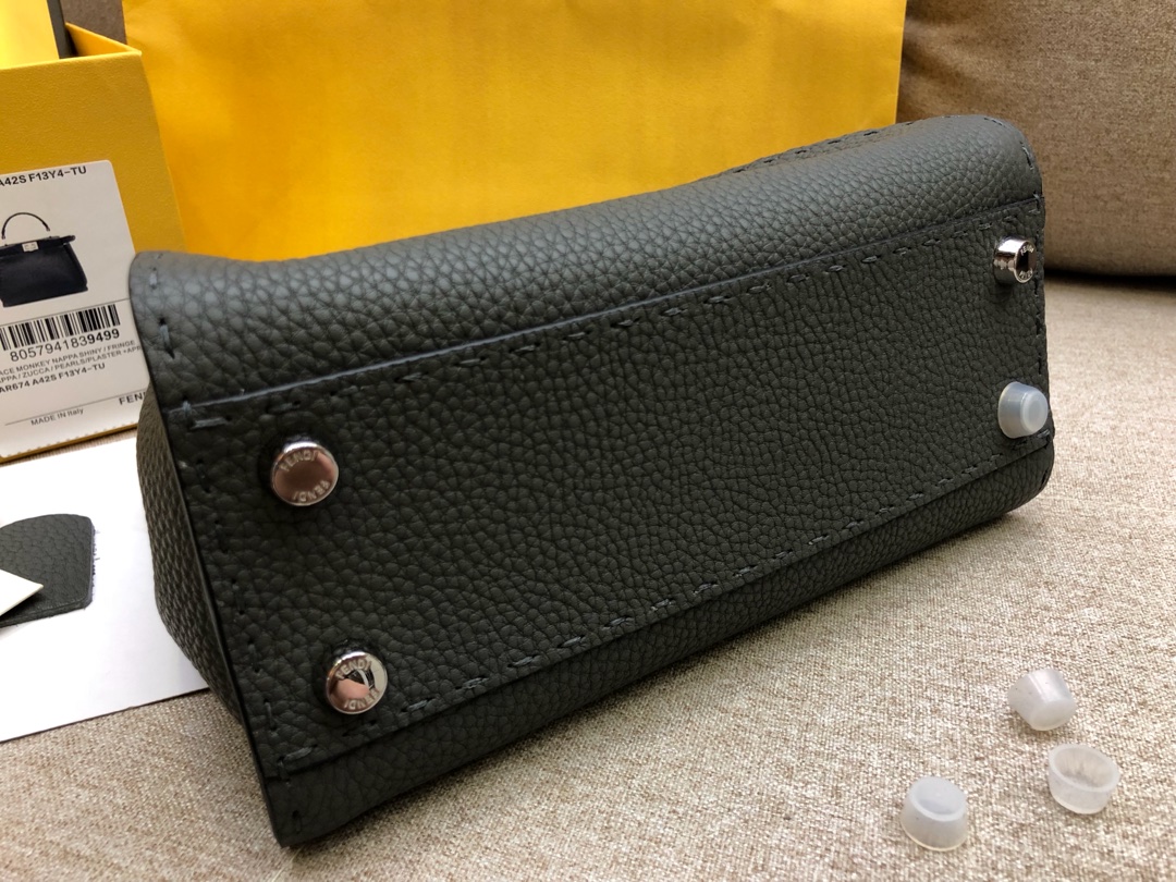 FENDI芬迪 peekaboo 全钢五金 24k真空电镀 进口小牛皮 黑色 33.12.26cm 8812