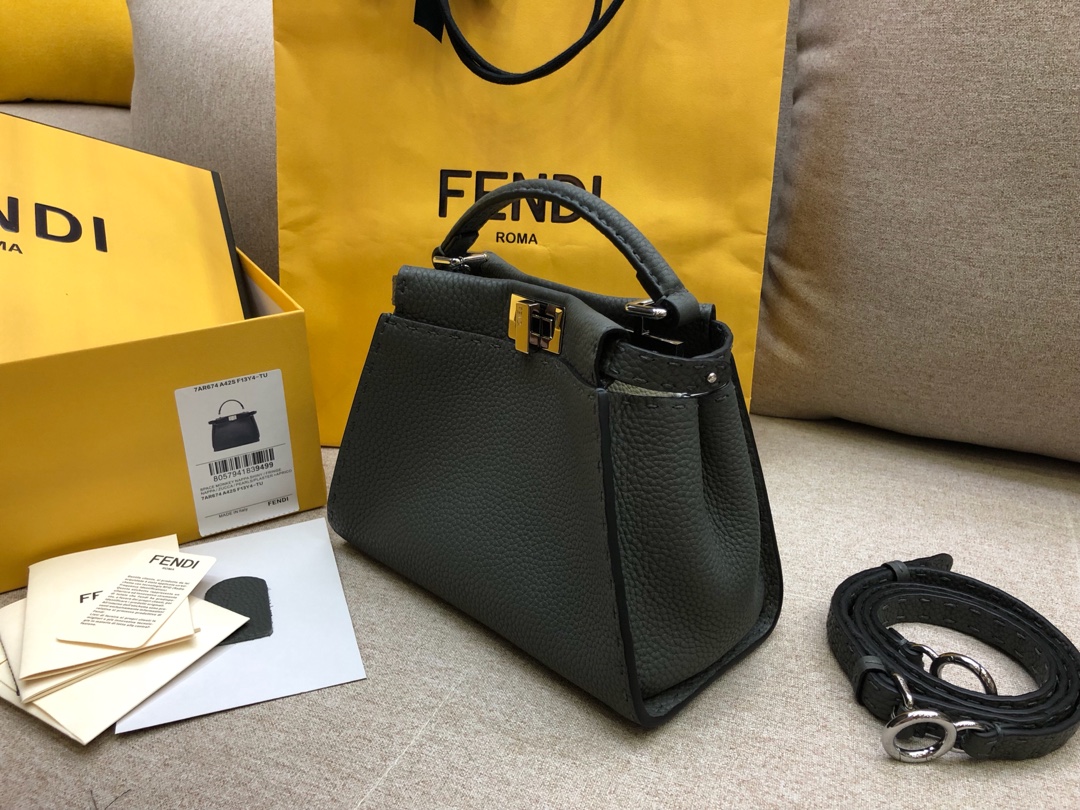 FENDI芬迪 peekaboo 全钢五金 24k真空电镀 进口小牛皮 黑色 33.12.26cm 8812