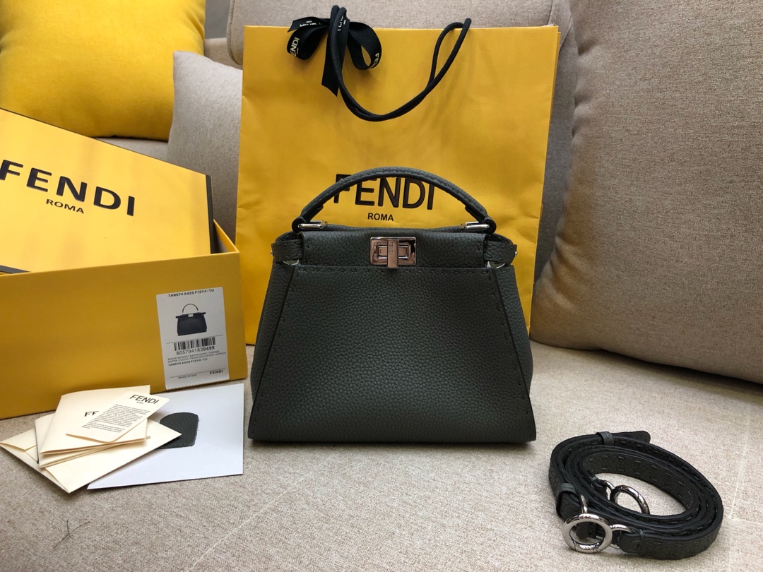 FENDI芬迪 peekaboo 全钢五金 24k真空电镀 进口小牛皮 黑色 33.12.26cm 8812