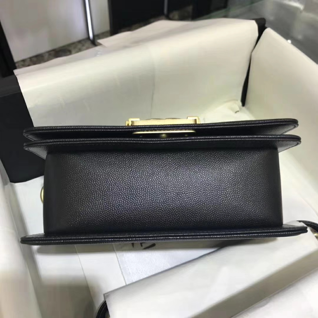 Chanel 香奈儿 Leboy 系列  20cm 原厂皮小鱼籽酱 黑色 沙金