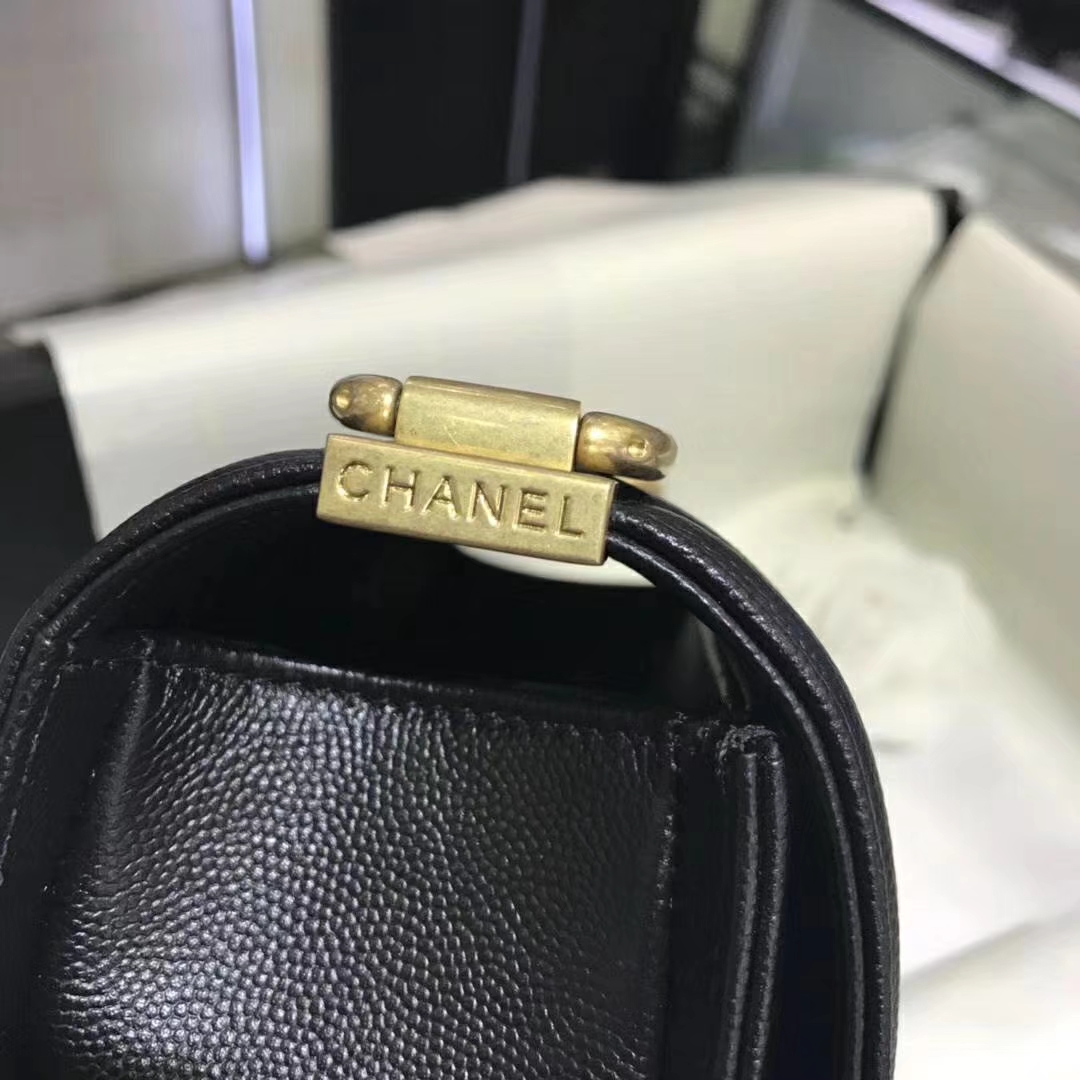 Chanel 香奈儿 Leboy 系列  20cm 原厂皮小鱼籽酱 黑色 沙金