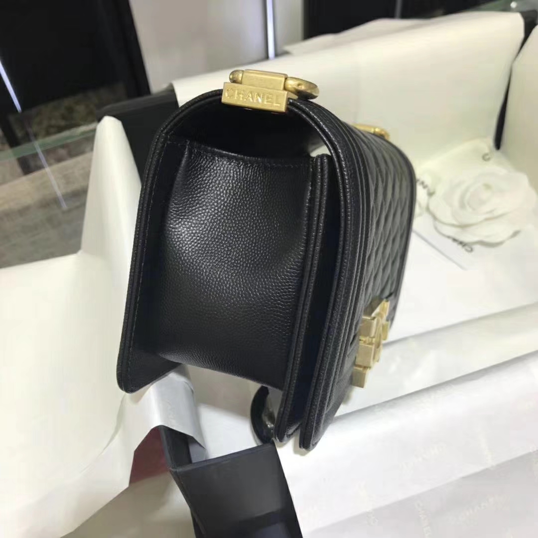 Chanel 香奈儿 Leboy 系列  20cm 原厂皮小鱼籽酱 黑色 沙金