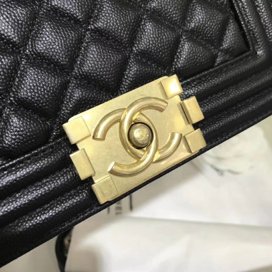 Chanel 香奈儿 Leboy 系列  20cm 原厂皮小鱼籽酱 黑色 沙金