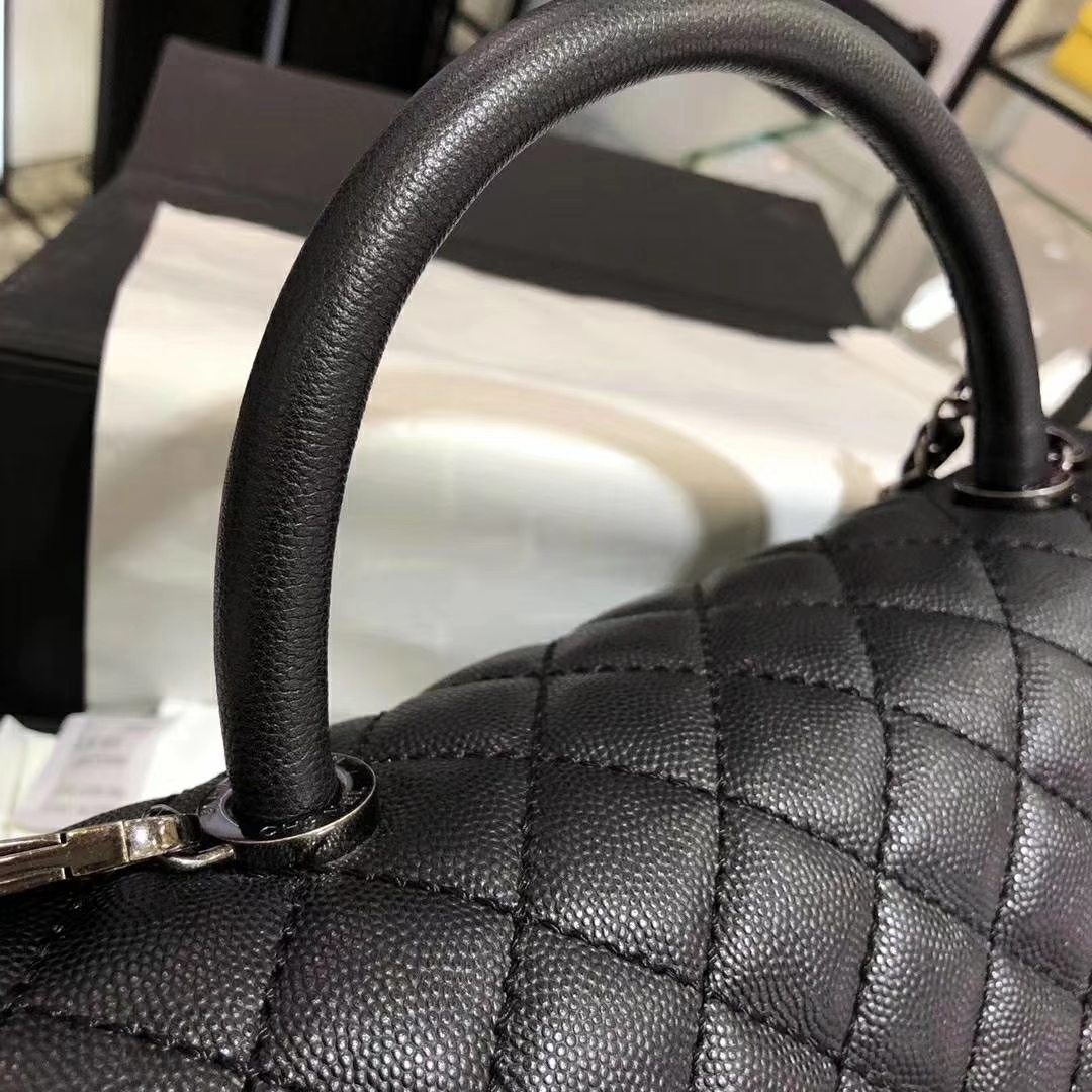 Chanel 香奈儿 CoCo Handle  28cm 进口小牛皮 球纹手柄 黑色 古银