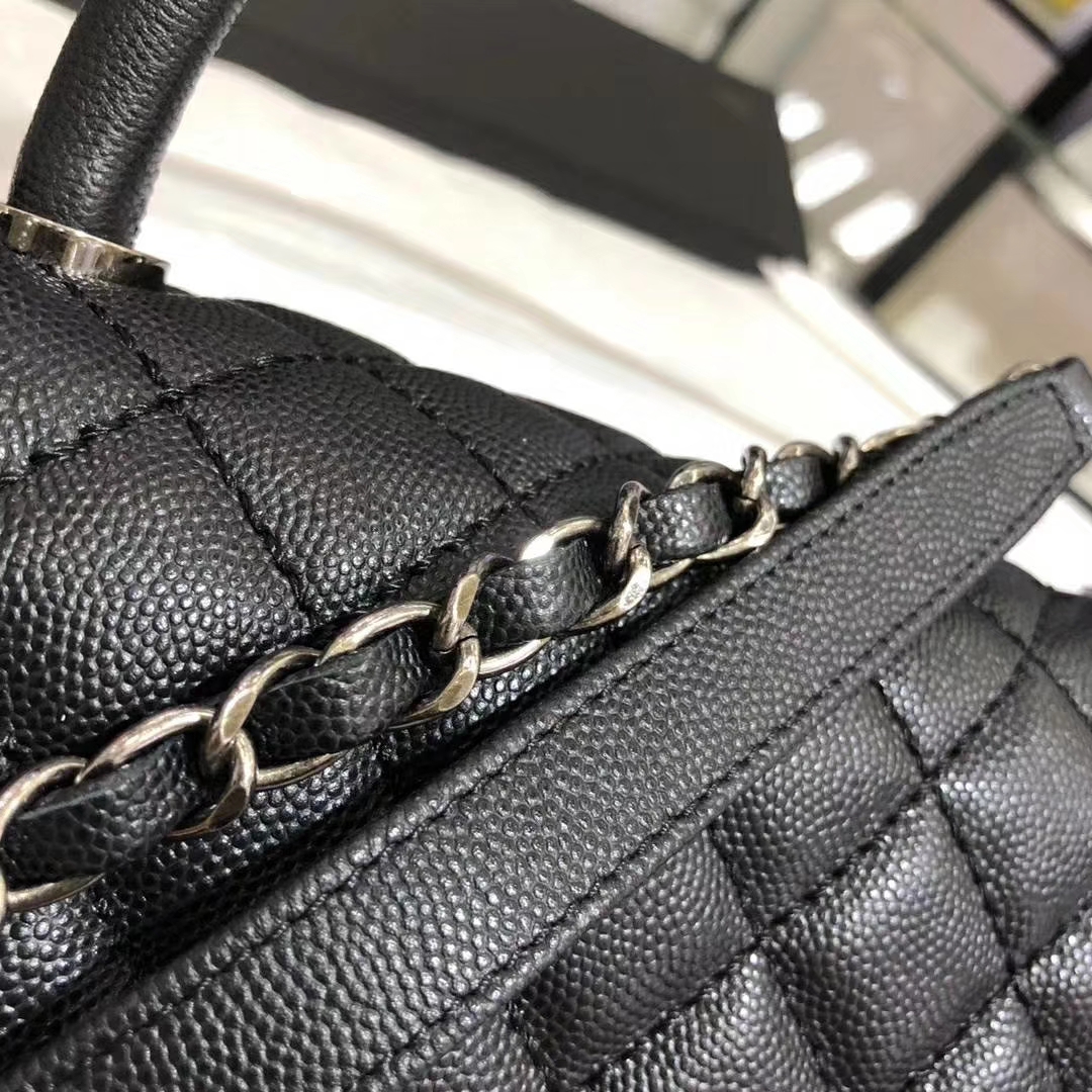 Chanel 香奈儿 CoCo Handle  28cm 进口小牛皮 球纹手柄 黑色 古银