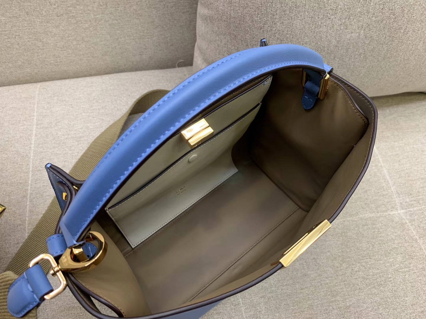 Peekaboo X-Lite 中号 最新系列  独家正品实拍 中号手袋 单手柄和可拆缷肩带