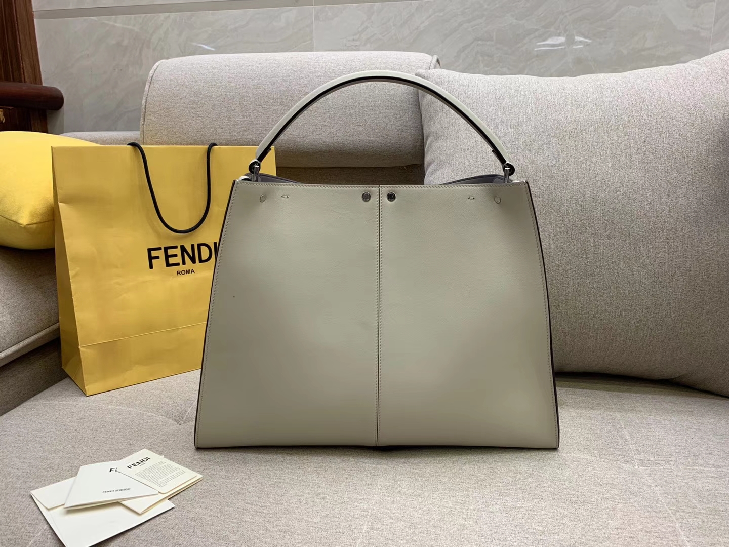 Fendi 芬迪现货  Peekaboo X-Lite 系列 最新手袋 时髦 43x33x15cm