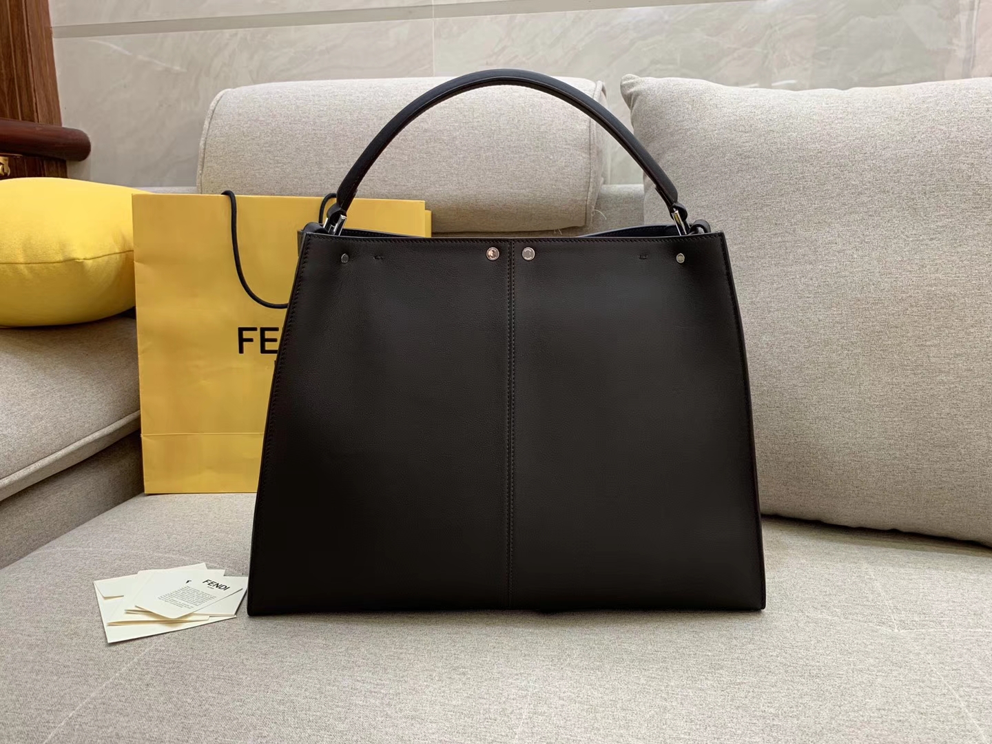 Fendi 芬迪现货  Peekaboo X-Lite 系列 最新手袋 时髦 43x33x15cm