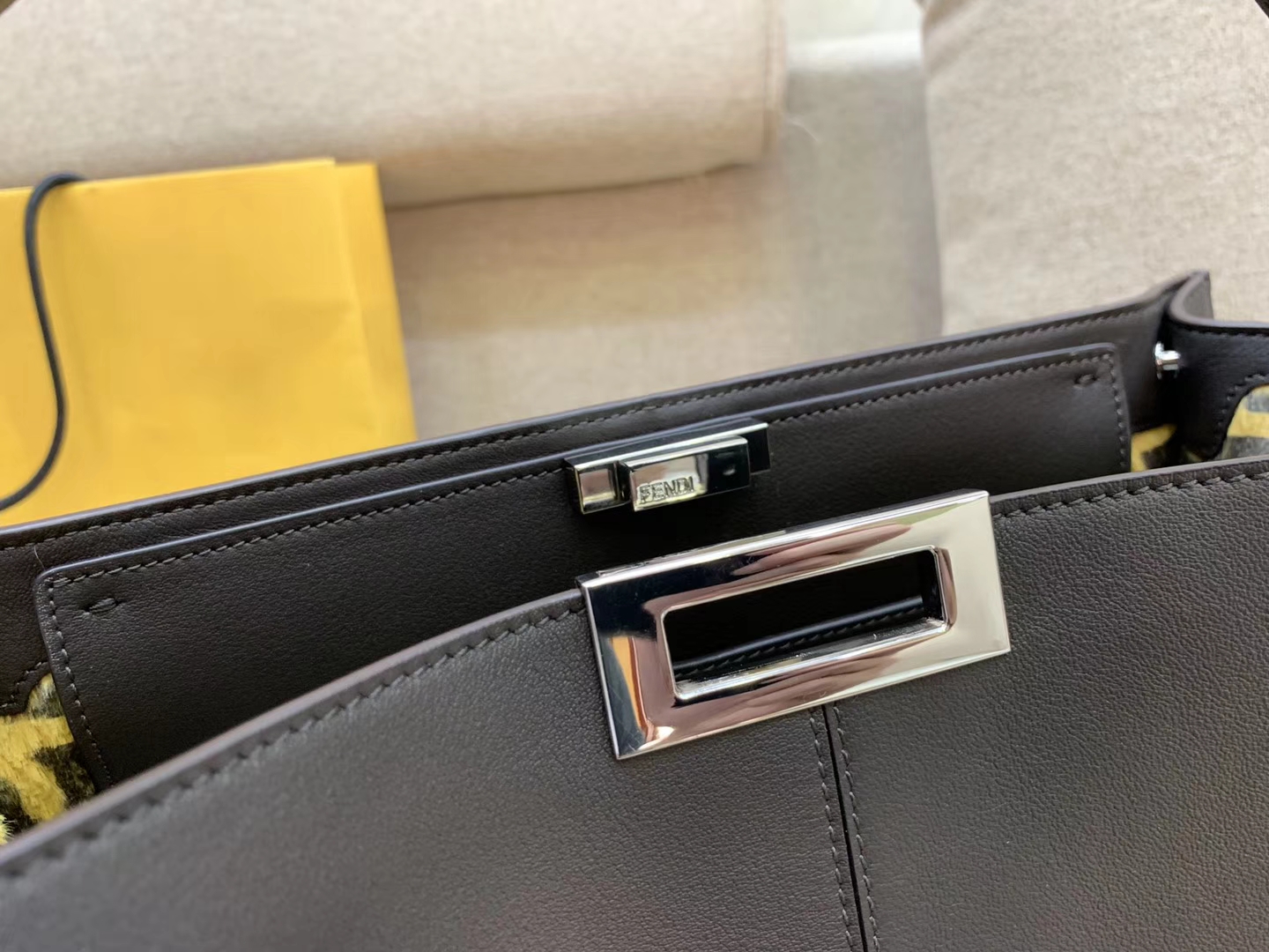 Fendi 芬迪现货  Peekaboo X-Lite 系列 最新手袋 时髦 43x33x15cm