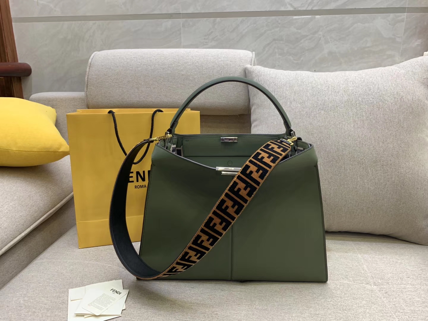 现货  Peekaboo X-Lite 系列 最新手袋 时髦 43x33x15cm
