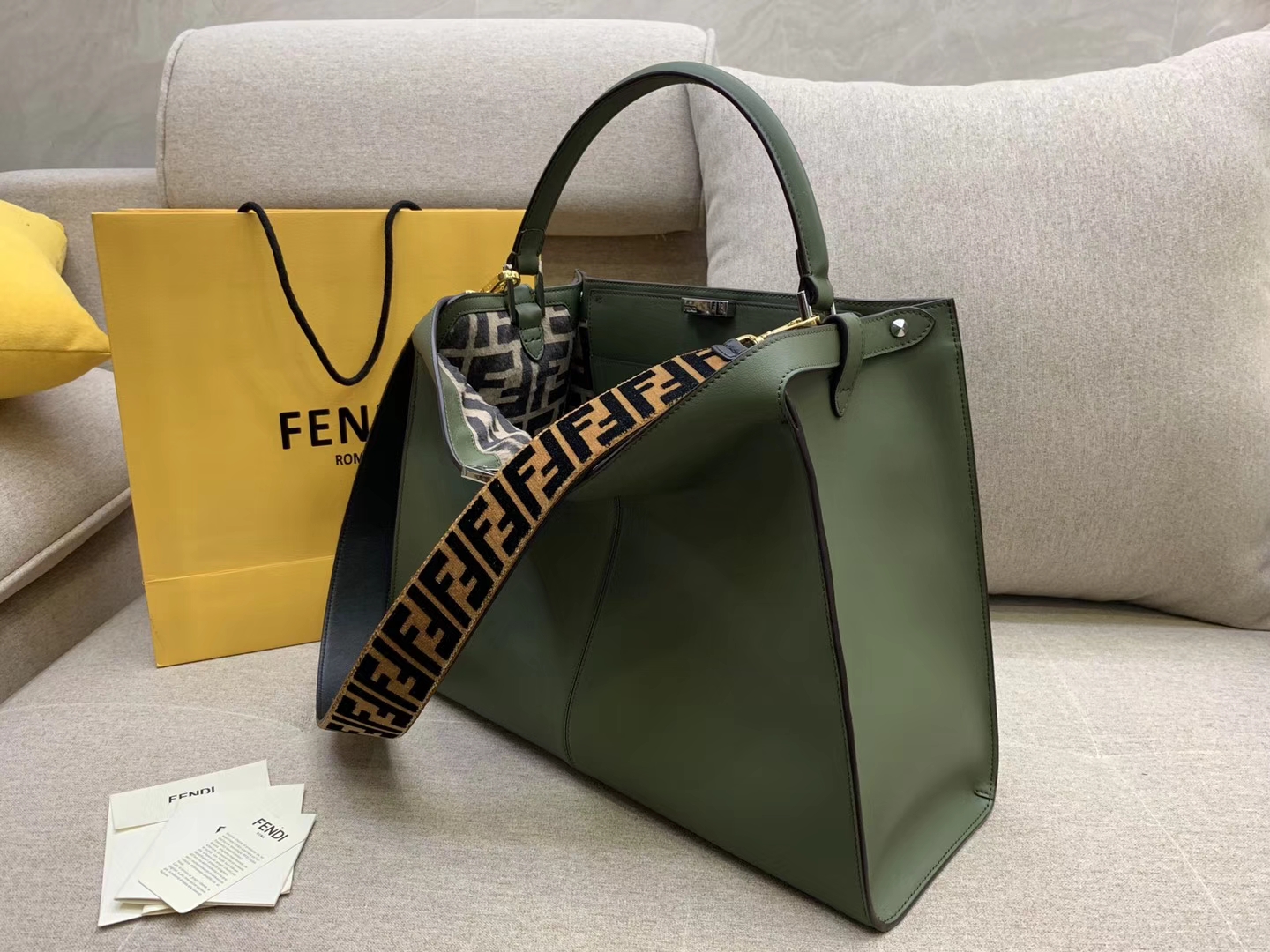 现货  Peekaboo X-Lite 系列 最新手袋 时髦 43x33x15cm