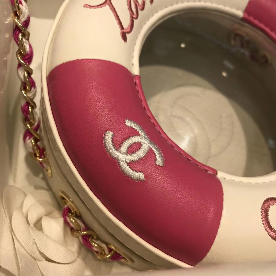 Chanel 早春度假系列 救生圈 小羊皮 拼色刺绣 17.5×6×17.5cm