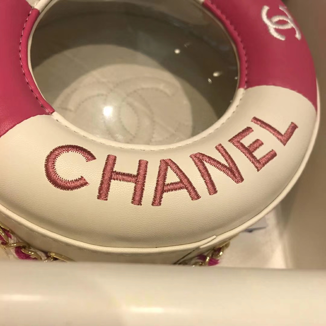 Chanel 早春度假系列 救生圈 小羊皮 拼色刺绣 17.5×6×17.5cm