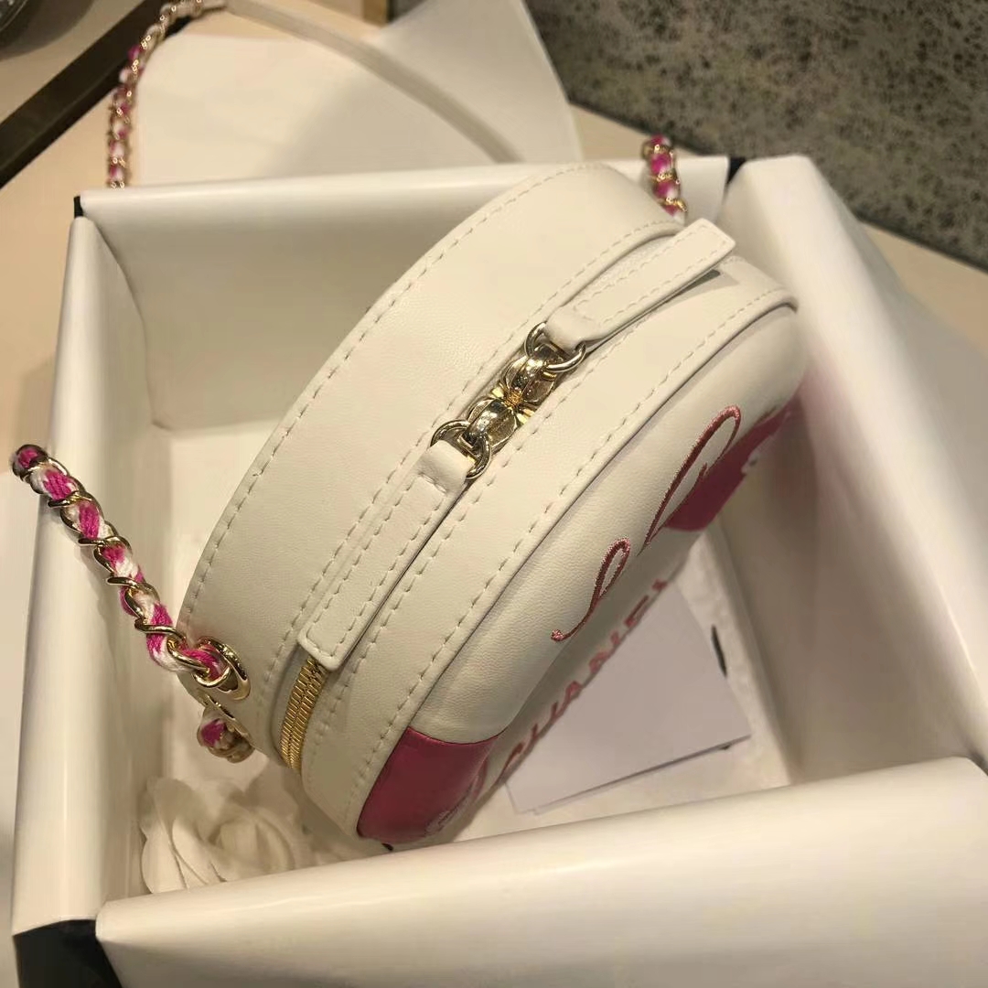 Chanel 早春度假系列 救生圈 小羊皮 拼色刺绣 17.5×6×17.5cm