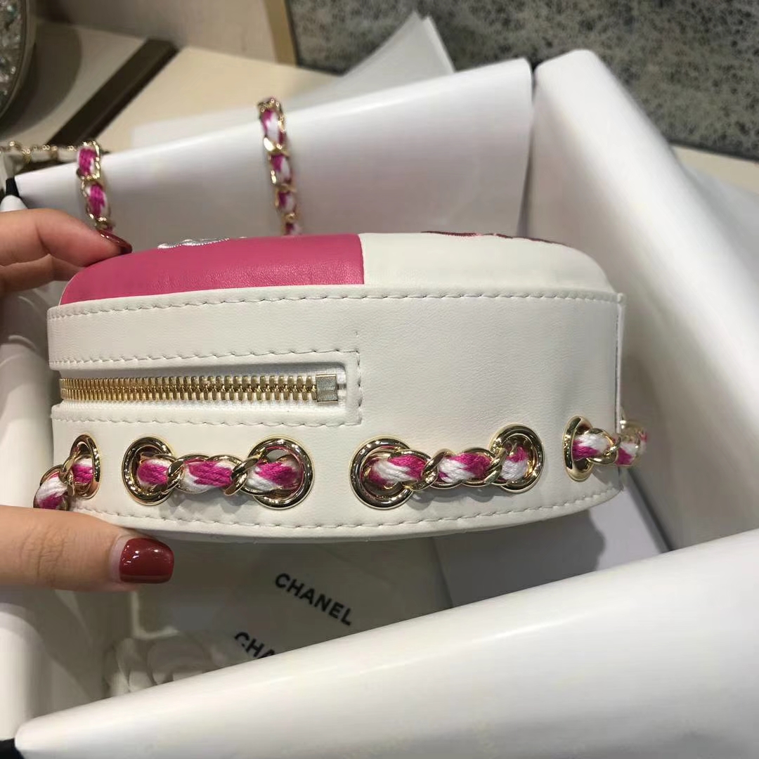 Chanel 早春度假系列 救生圈 小羊皮 拼色刺绣 17.5×6×17.5cm